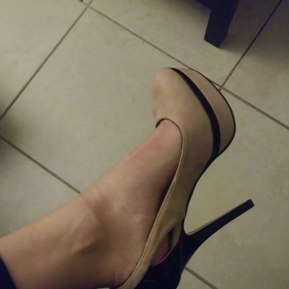 Aldo nude & black platform heels - Picture 7 of 8